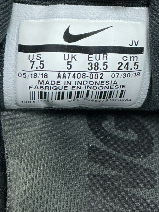 Tenis 7.5 (NIKE)