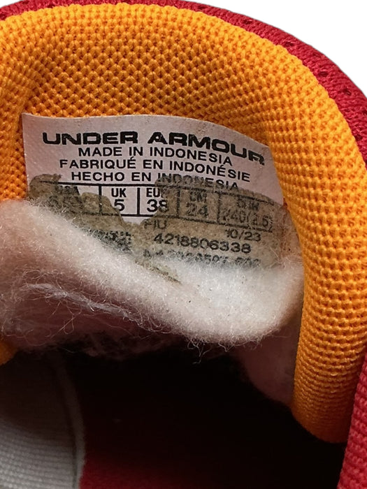 Tenis deportivos 5.5Y (UNDER ARMOUR)