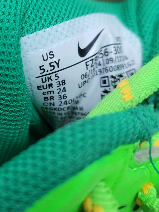 Tenis deportivos 5.5Y (NIKE)