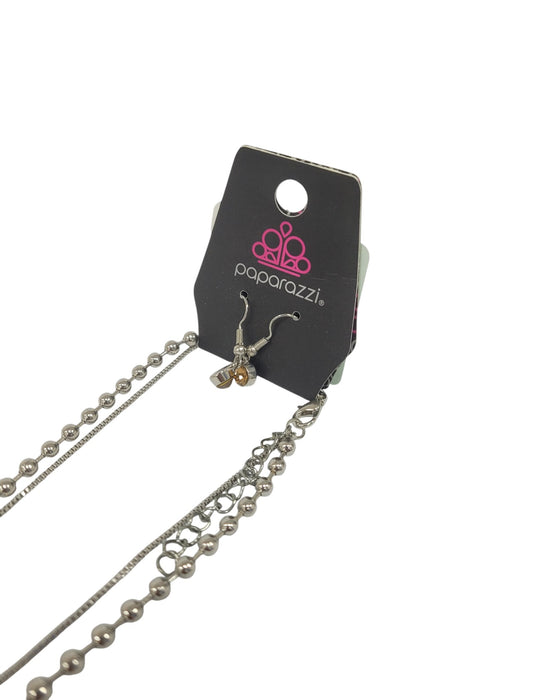 Collar y aretes de fantasía (PAPARAZZI)