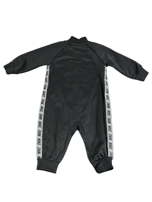 Conjunto para bebé 6M (NIKE)