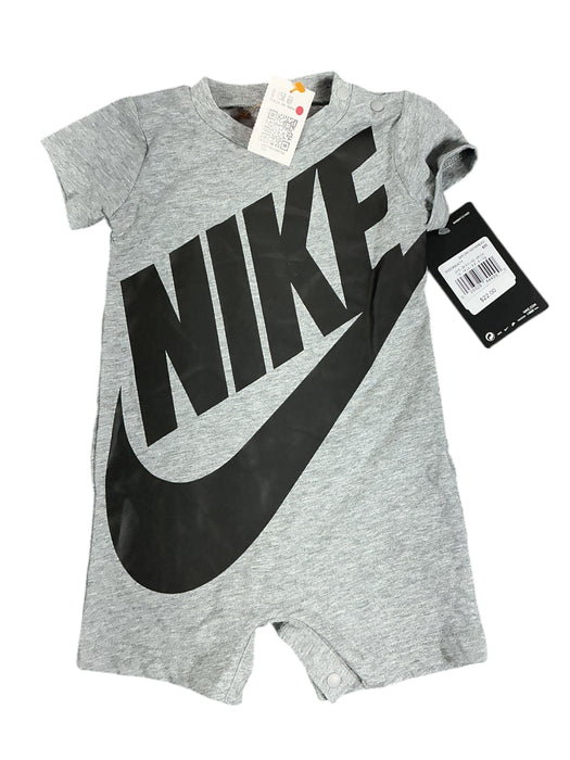 Conjunto para bebé 6M (NIKE)