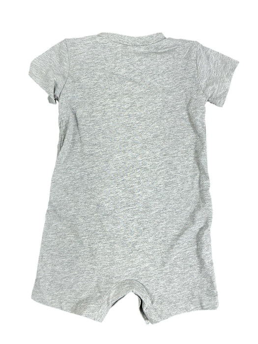 Conjunto para bebé 6M (NIKE)