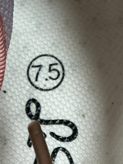 Tenis 7.5
