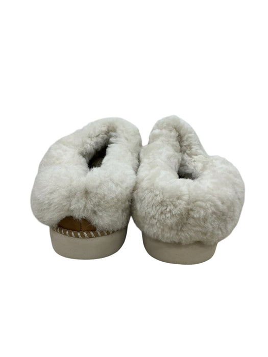 Pantuflas 11 (OLUKAI)