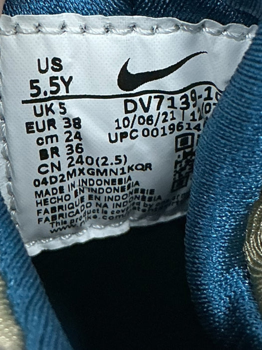 Tenis 5.5Y (NIKE)