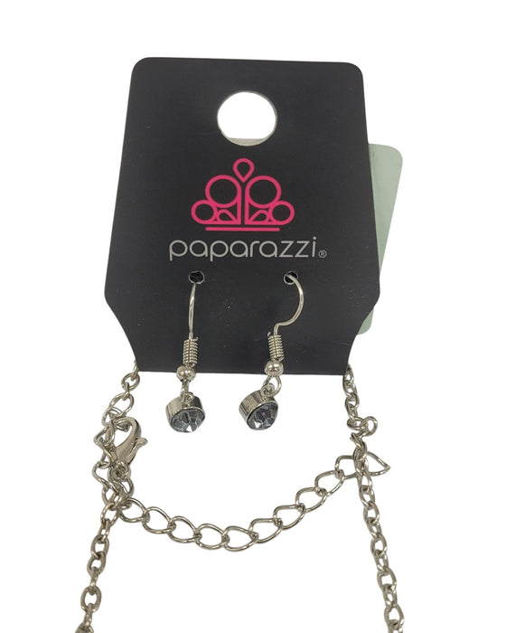 Collar y aretes de fantasía (PAPARAZZI)