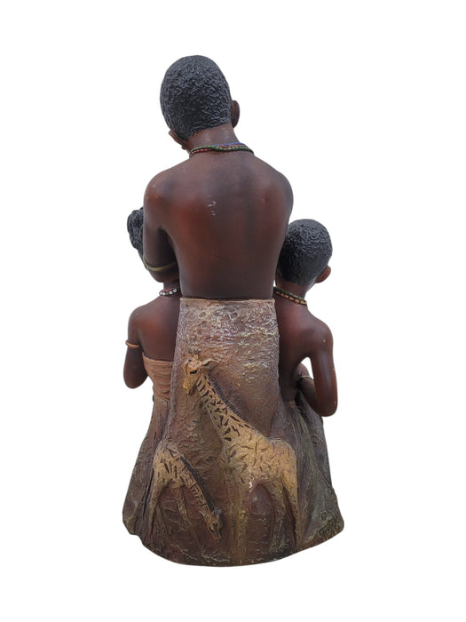 Figura decorativa de familia, vista frontal lateral