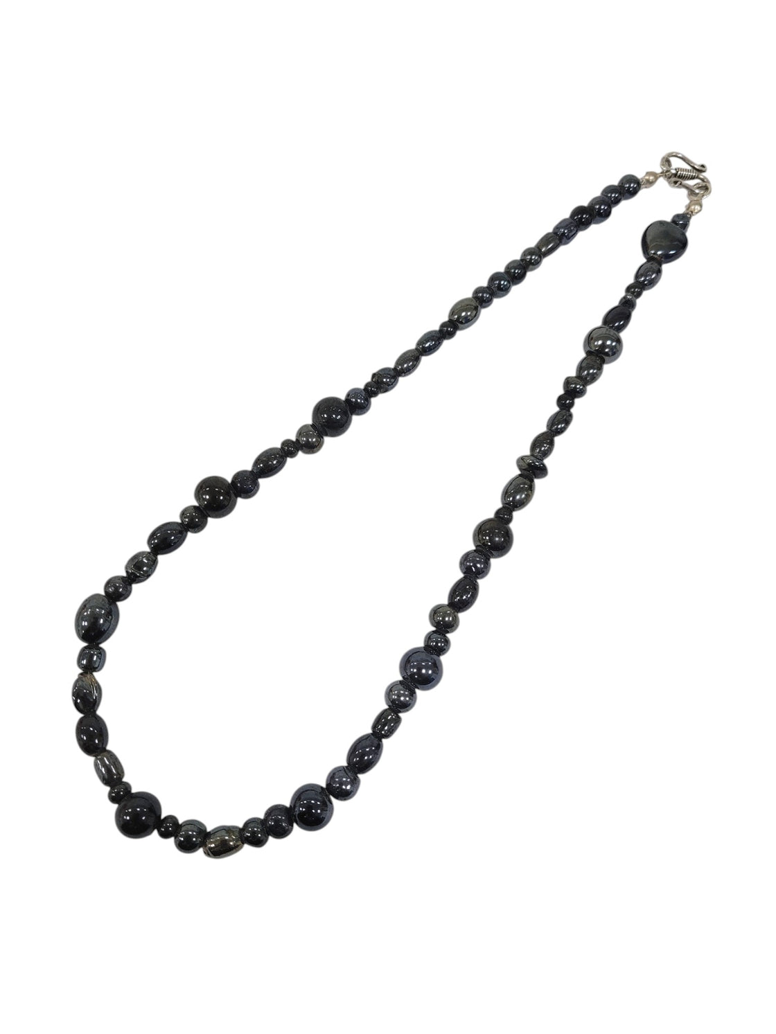 Collar con broche de plata