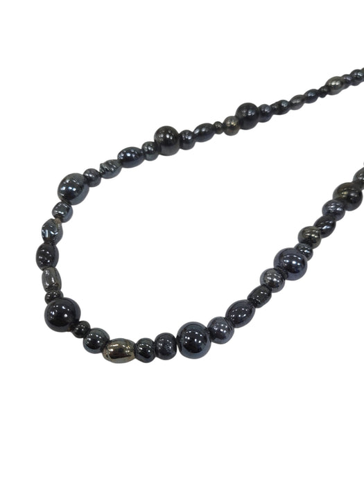 Collar con broche de plata