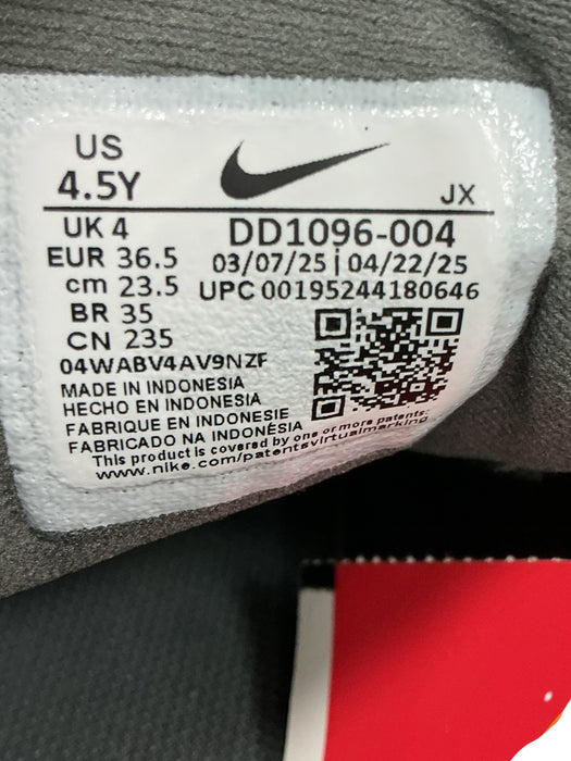 Tenis 4.5Y (NIKE)