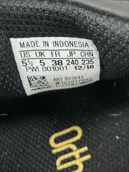 Tenis 5.5 (ADIDAS)