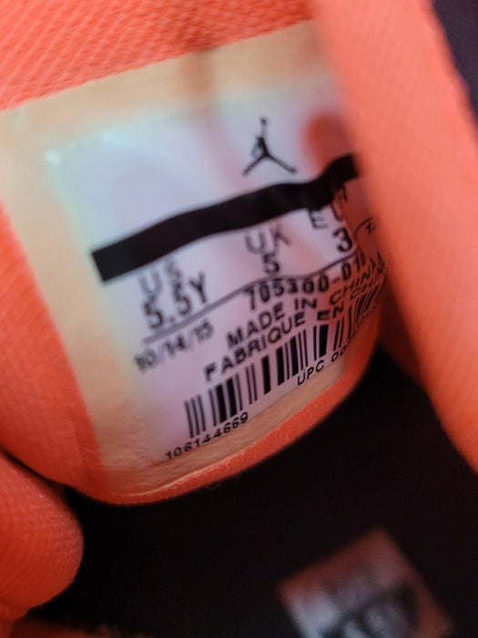 Tenis 5.5Y (JORDAN)