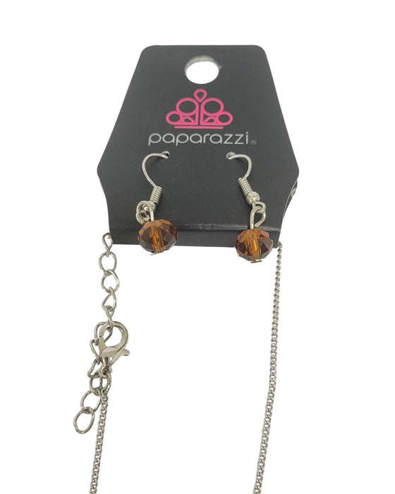 Collar y aretes de fantasía (PAPARAZZI)