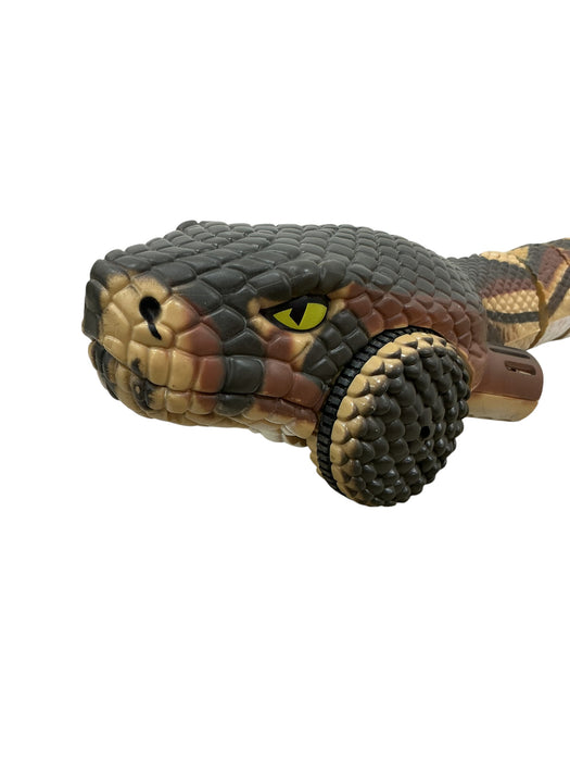 Serpiente con Control Remoto  (BASS PRO SHOPS)