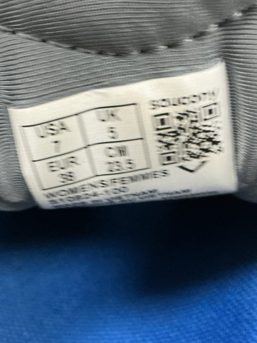 Tenis 7 (SAUCONY)