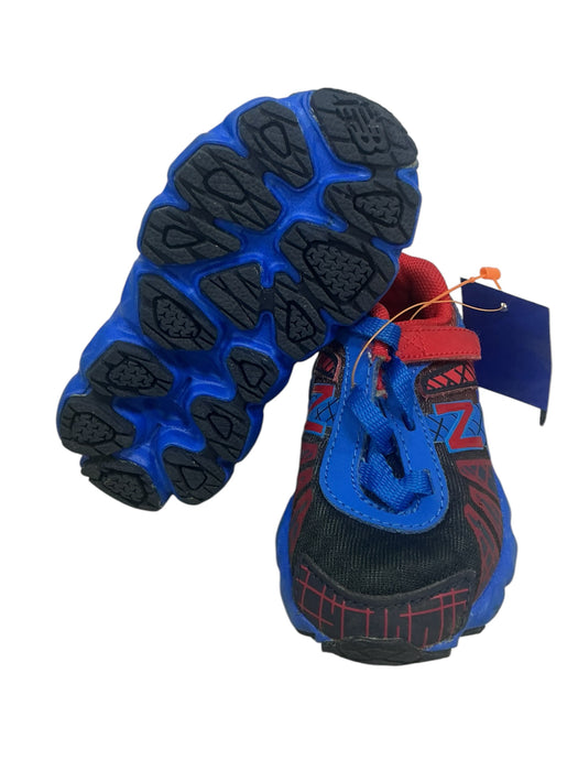 Tenis para niño 4 (NEW BALANCE)