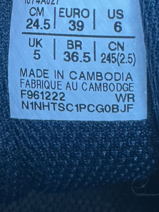 Tenis 6 (ASICS)