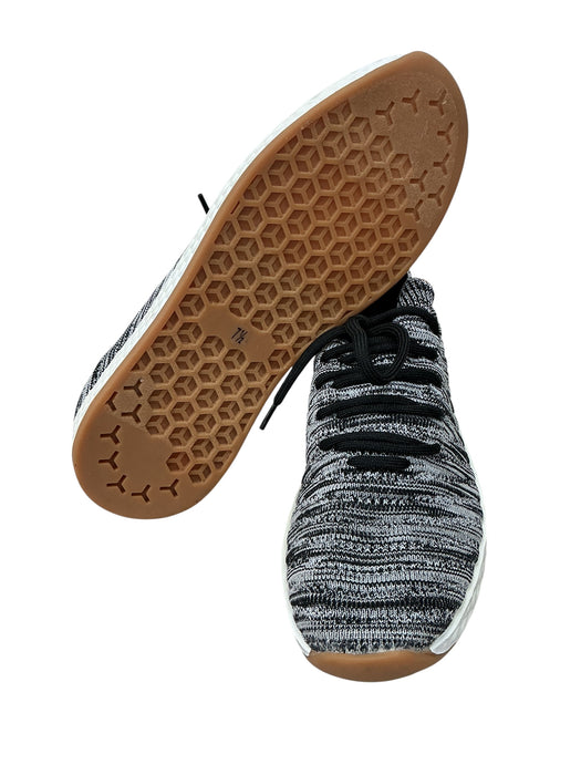 Tenis 7.5