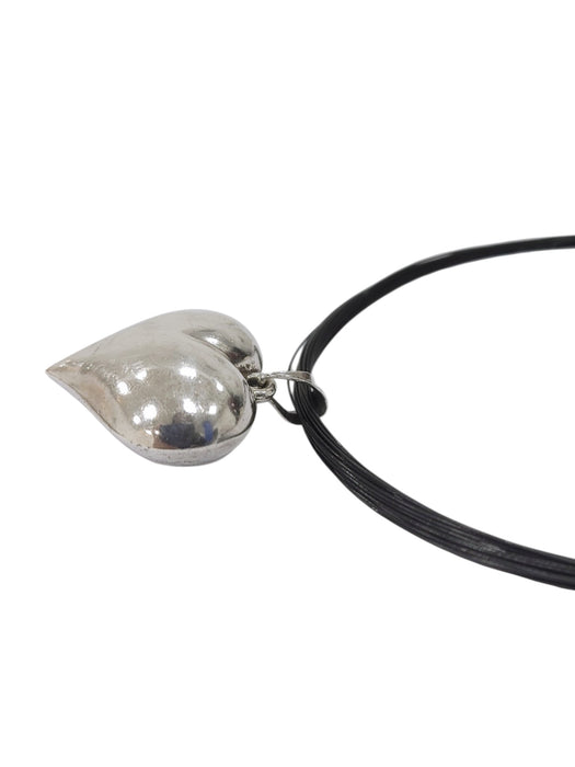 Collar con broche de plata