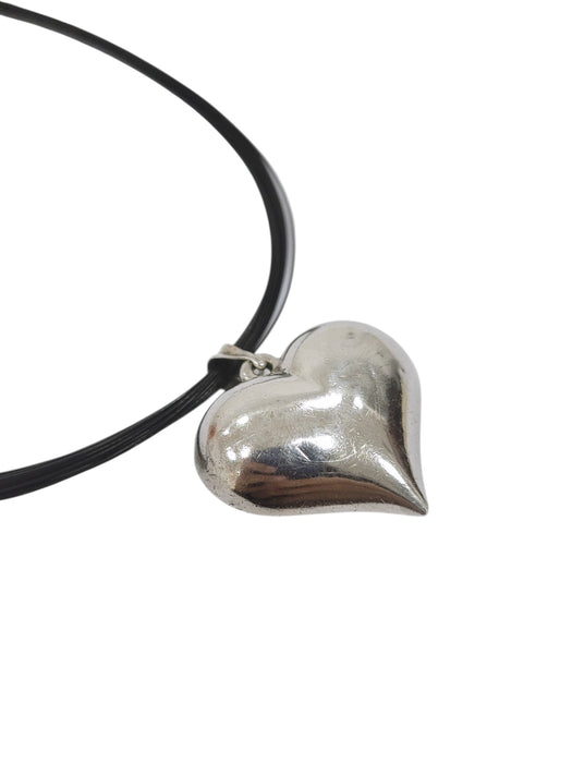 Collar con broche de plata