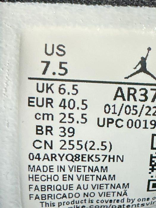 Tenis 7.5 (JORDAN)