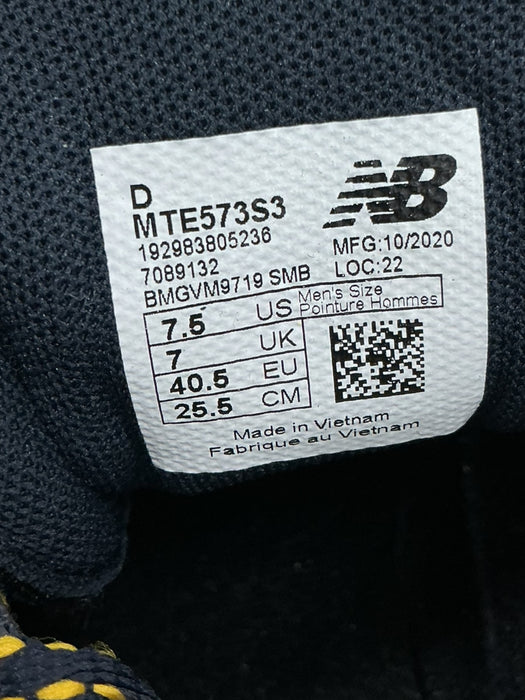 Tenis 7.5 (NEW BALANCE)