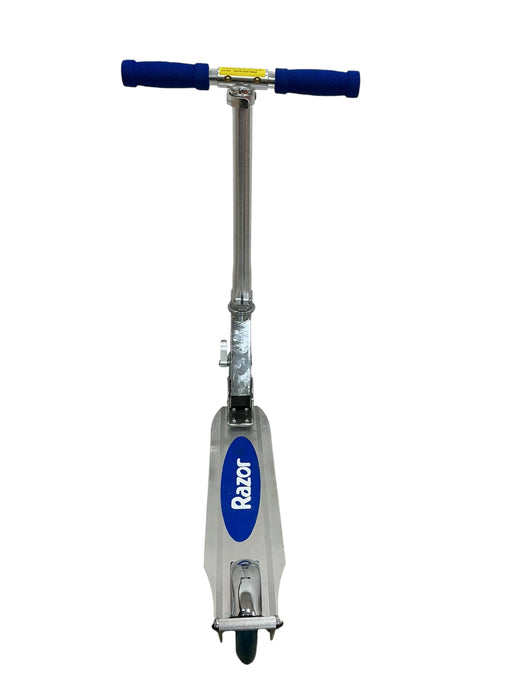 Monopatín (RAZOR)
