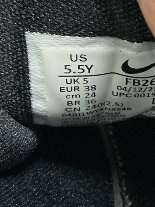 Tenis 5.5Y (NIKE)