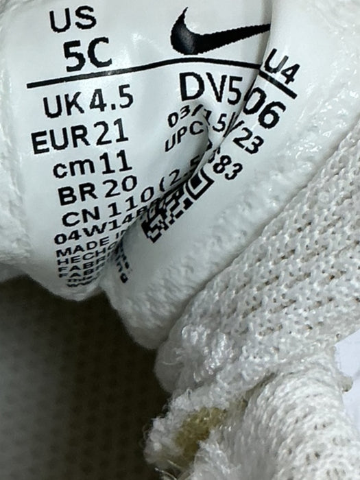 Tenis 5C para bebé (NIKE)