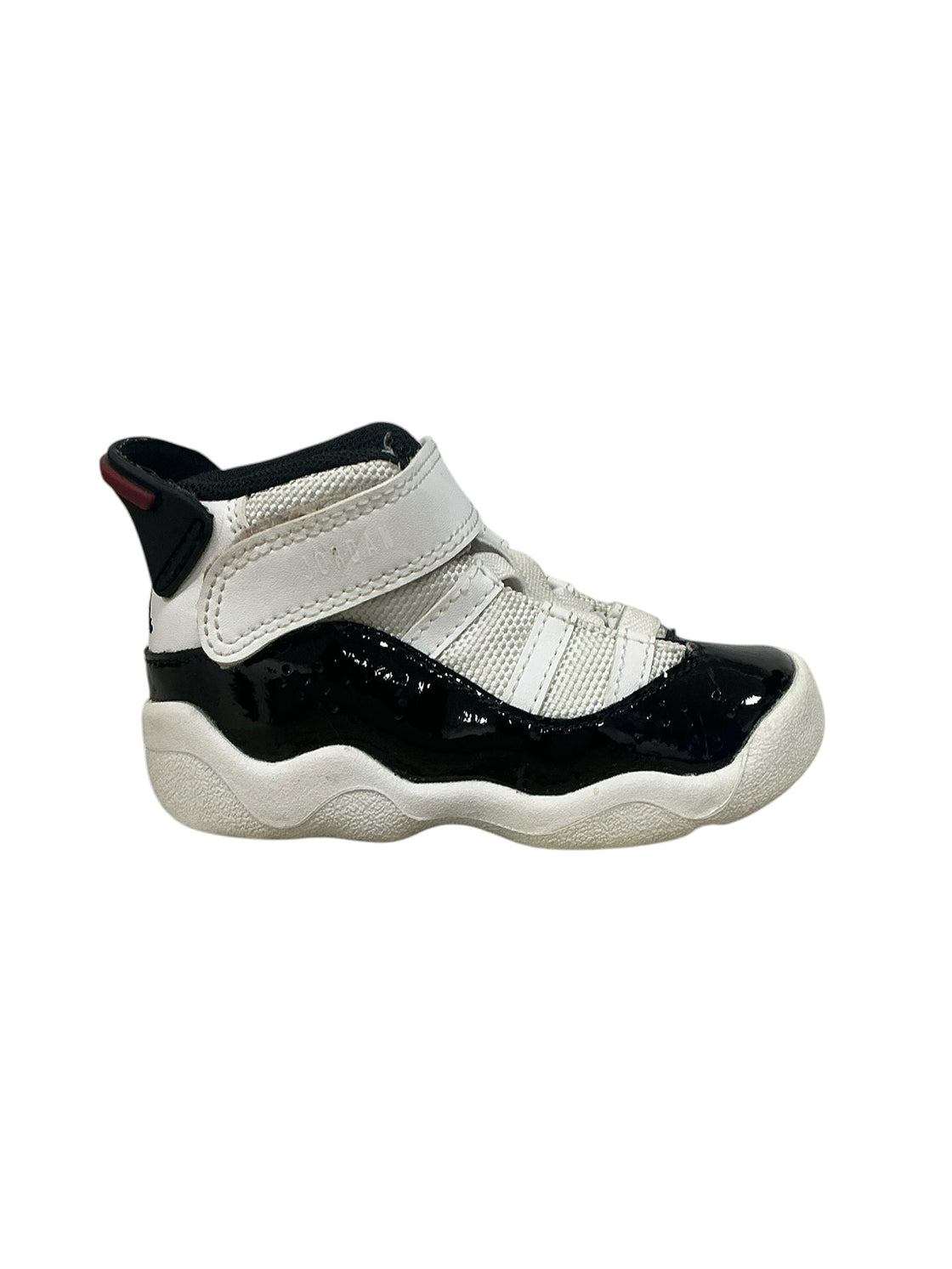 Tenis para bebé 5C (JORDAN)