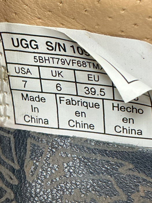 Zapato 7 (UGG)