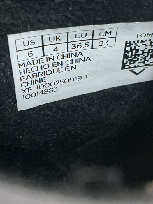 Botín 6 (TOMS)