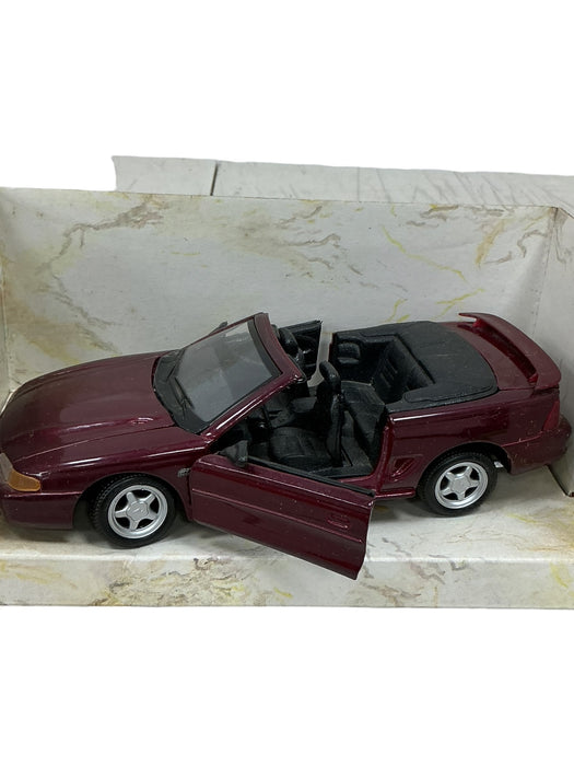 94' Ford Mustang GT Convertible (MAISTO)