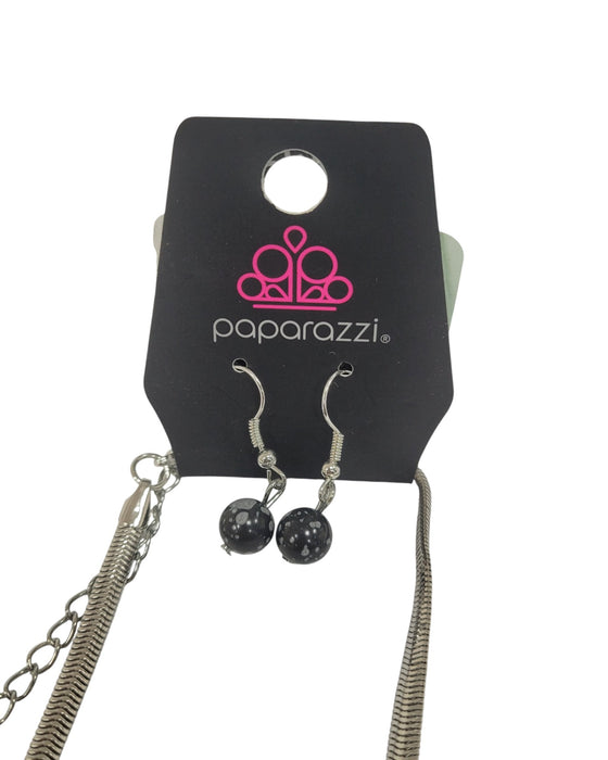 Collar y aretes de fantasía (PAPARAZZI)