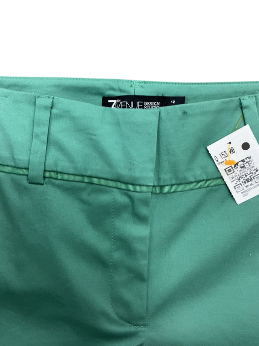 Short 12 (NEW YORK & COMPANY)
