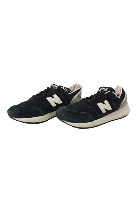 Tenis 8.5 (NEW BALANCE)