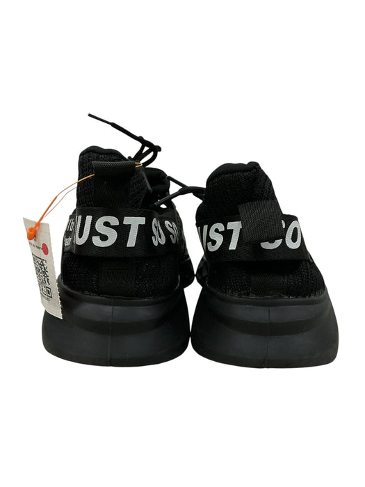 Tenis (JUST SO SO)