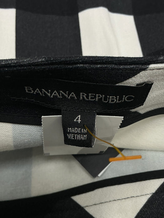 Falda 4 (BANANA REPUBLIC)