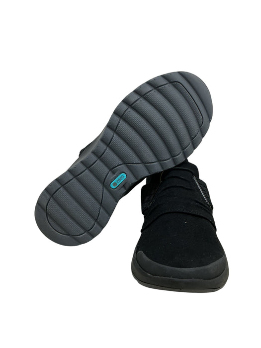Tenis 8.5