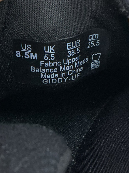 Tenis 8.5