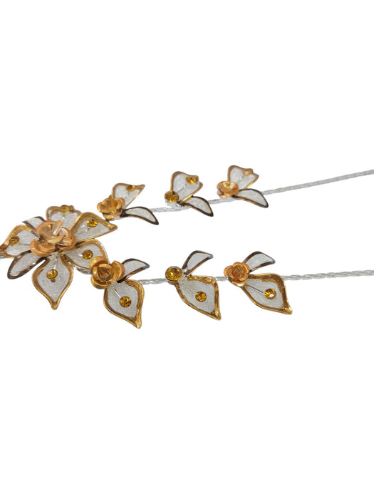 Collar y aretes de fantasía
