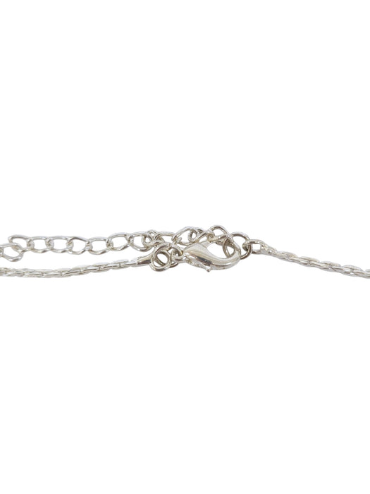 Collar y aretes de fantasía