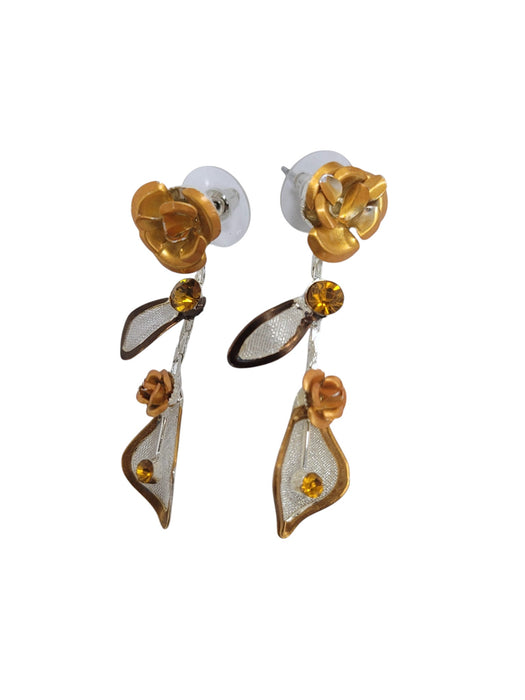Collar y aretes de fantasía