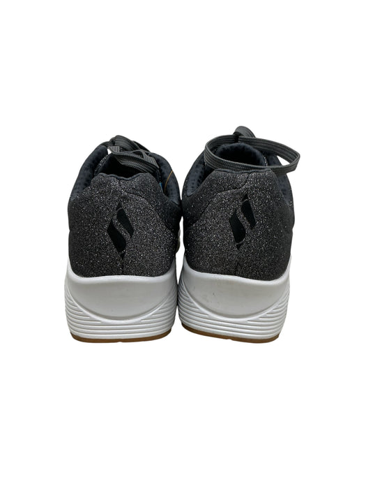 Tenis 8.5