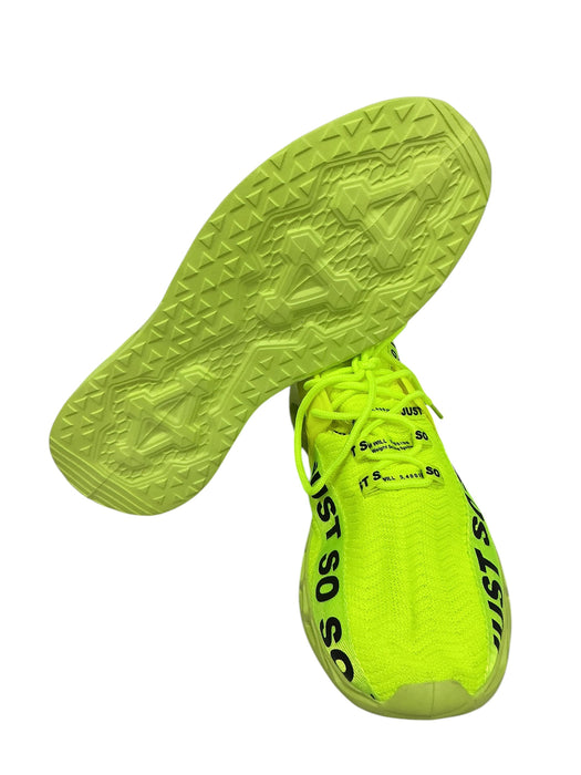 Tenis (JUST SO SO)