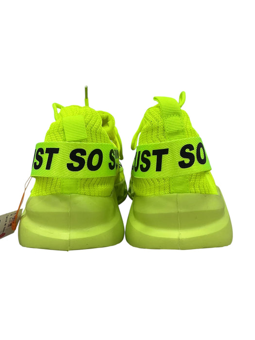 Tenis (JUST SO SO)