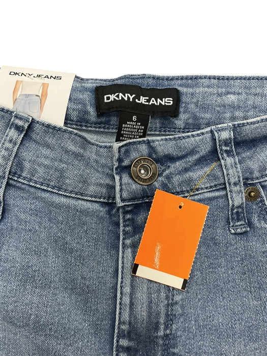 Short 6 (DKNY)