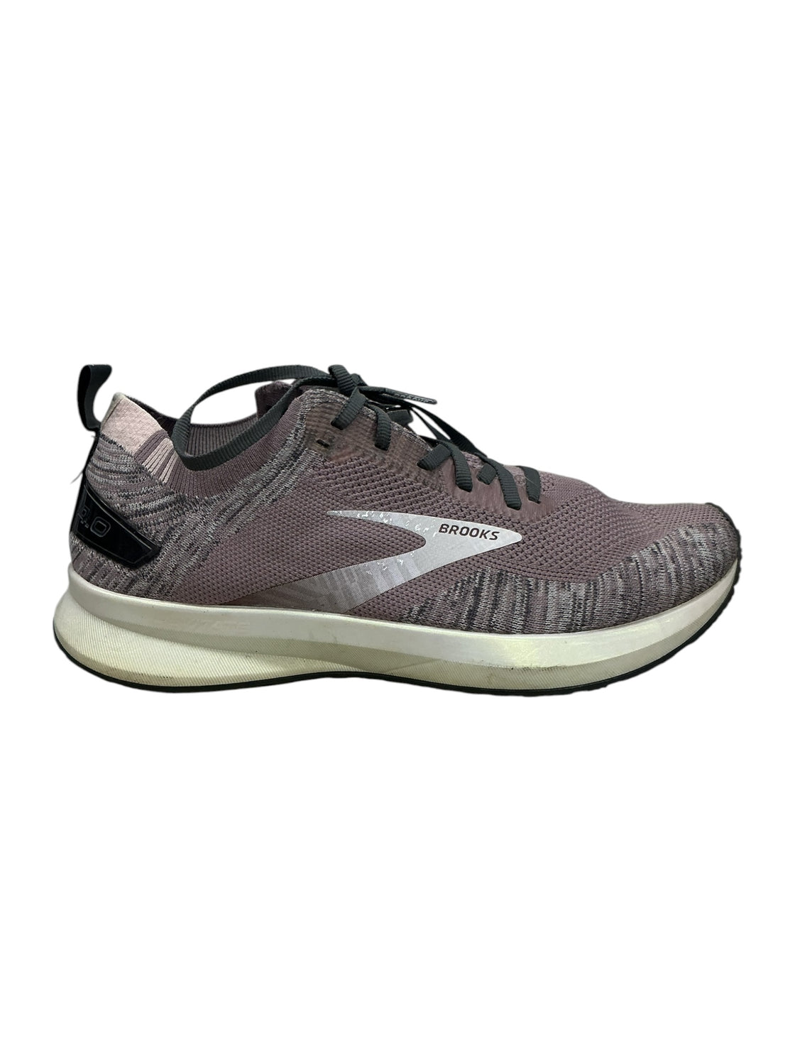 Tenis 11 (BROOKS)