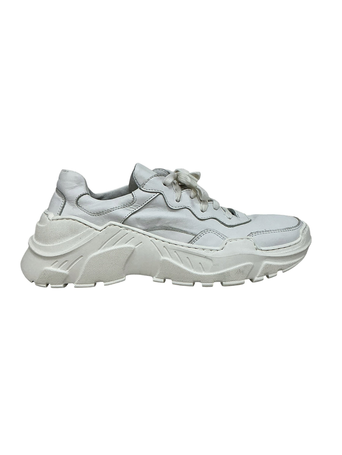Tenis 8.5